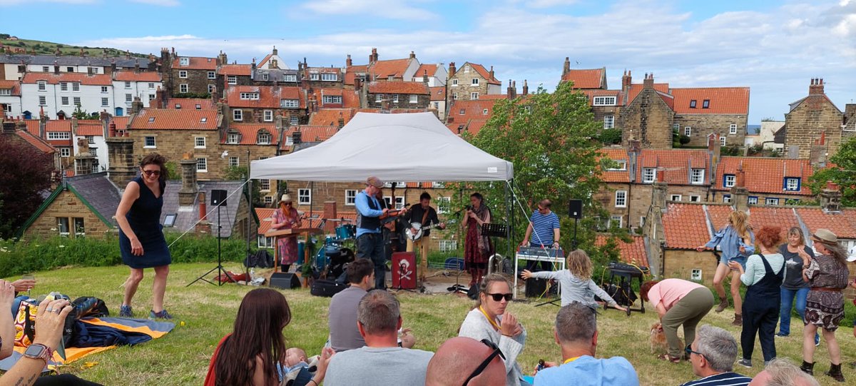 Played at Robin Hood's Bay Festival this weekend with <a href="/The_Shiznitz/">Shiznitz!</a>. What a very special place it is. #EastYorkshireCoast #folkmusic #festivals