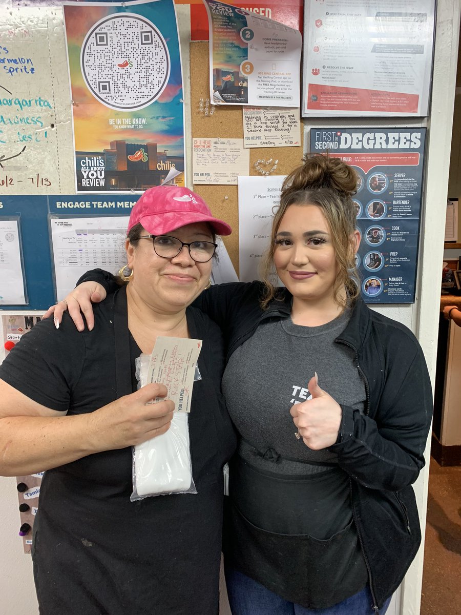ashc0723's tweet photo. Cheers to Ibis! π€π»π€π» always being a rockstar owning every shift with cleanliness and owning her station. Takes pride every day she works! @B0mbsh31L@@AaronAtChilis@@EricEstrada713 #teamestada #mocitybringintheheat https://t.co/1oz7dc8A5L