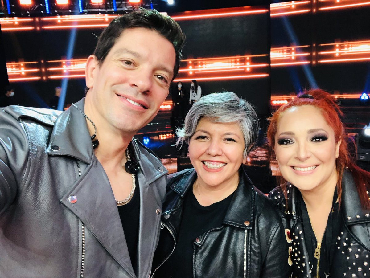 LasAcademias's tweet photo. Os Quiero @yahirmusic @MyriamMonteCruz me regalan su follow 🙏🥰🥰🥰🥰🥺 https://t.co/gRvwyBVsG7