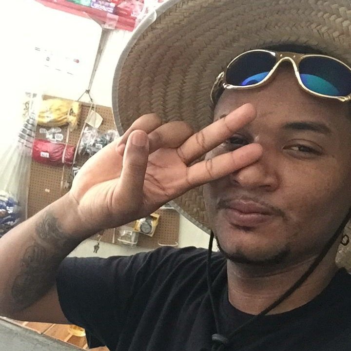 Alguém vou meu migo por aí, sumiu,  qualquer informação só aciona 
Recompensa (kit tio Léo).