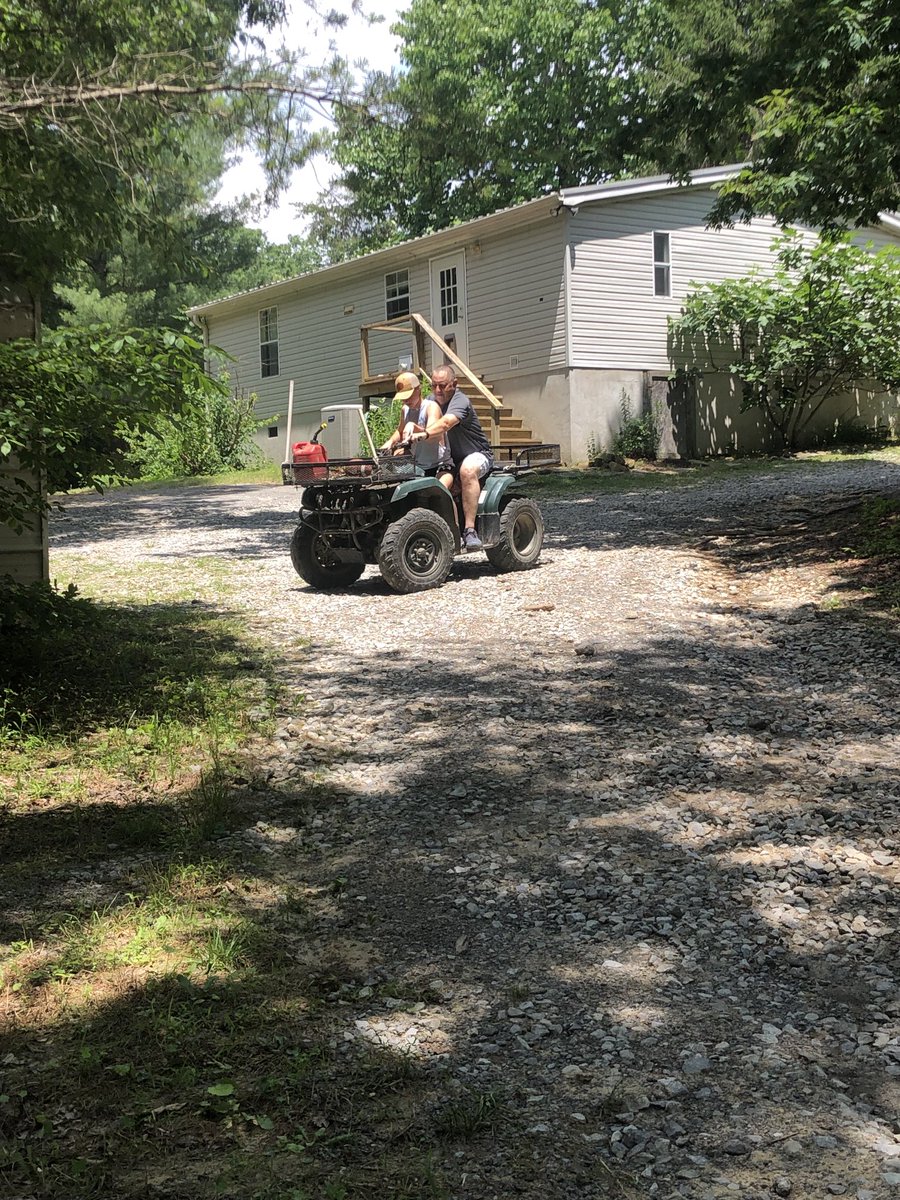 Thompson7Jeremy's tweet photo. Riding some ATV’s on Lookout Mountain! Thanks Uncle Charlie for letting us burn up the trails! (Had a little backwoods experience riding on someone’s property that did not want us there.  All was good after a little conversation. True GA backwoods experience!!!  Lol) https://t.co/jltXvC7uPb