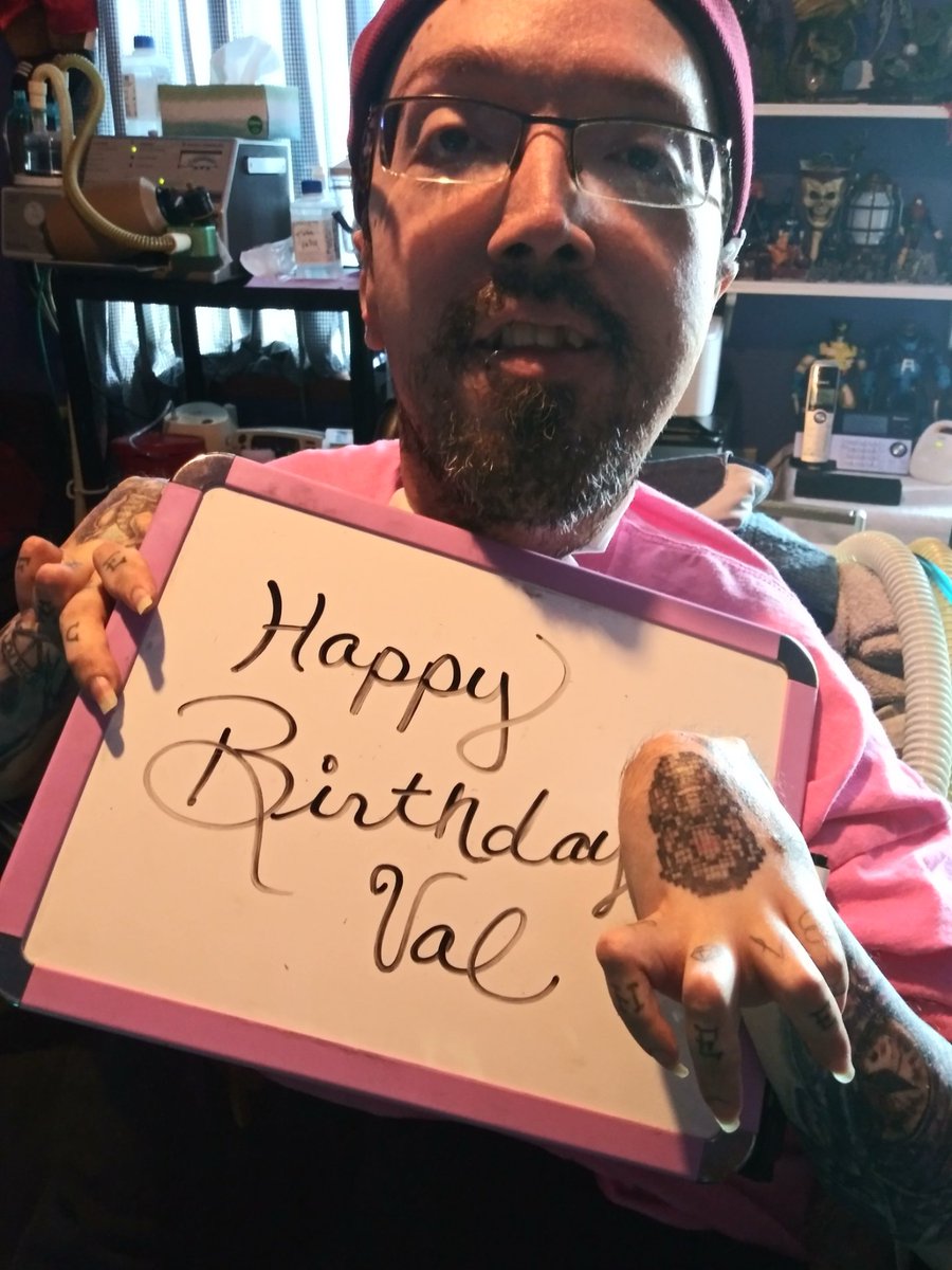 hykiri_nation's tweet photo. @ChaoticPadawan HAPPY BIRTHDAY AMIGA!!!!!! A zing from my bro @MividaenRetail and love from all of us! https://t.co/S4UDMalDST