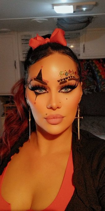 Miss me? https://t.co/p9vWsB4TlV<a href="/tag/newprofilepic"class="tags"><span>#newprofilepic</span></a>