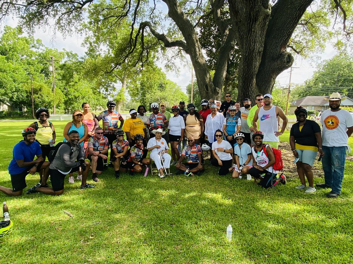 RodneyEllis's tweet photo. A few stops from from our #Juneteenth Emancipation Trail bike ride! #RideOne https://t.co/KOK7mwtVCr