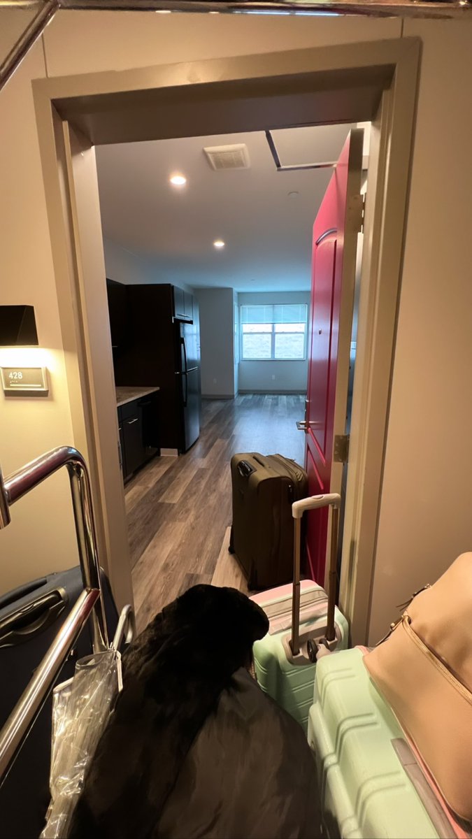 Leaving Pittsburgh and my first apartment with a heavy heart. So many memories 🤍