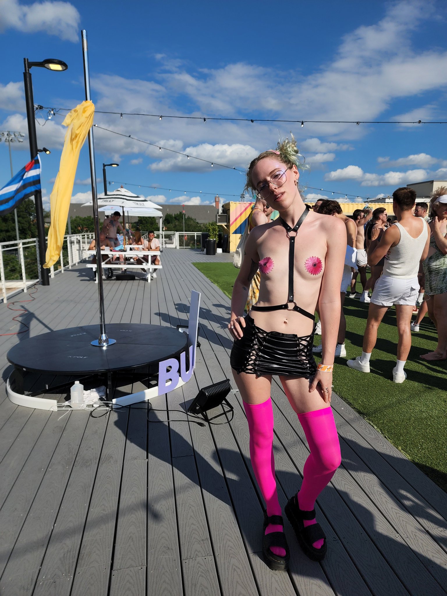 1 pic. happy pride from DC we did it Joe I'm tripping balls https://t.co/Zh7M1xxfPW