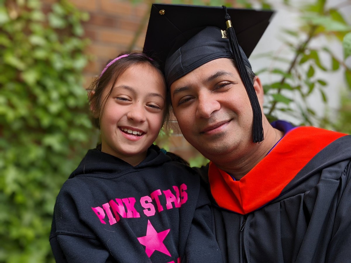 vitobug's tweet photo. #uwgrad21 with his future grad
#msee #nepali https://t.co/HADcIBUx1f