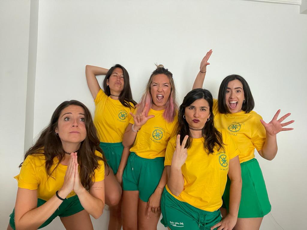 rociodis90's tweet photo. Viviremos firmes en la fe @javviercalvo @LaLlamadaLaPeli @qpenadecomparsa #Metete #CarnavaldeCadiz2022 https://t.co/p9UzuEGCTL
