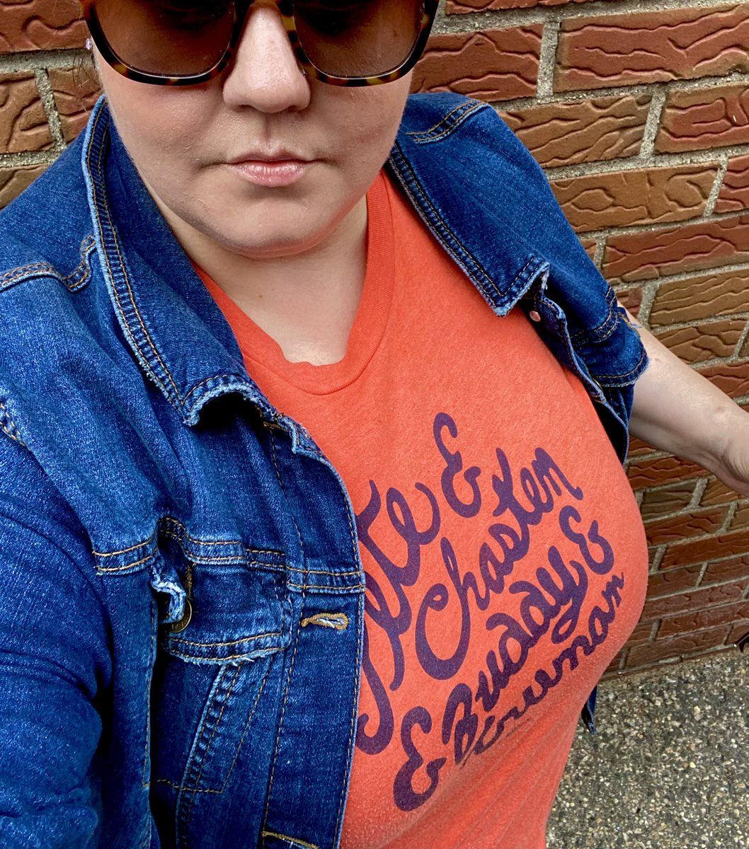 KelleyMJones's tweet photo. Pop-up Pride event in Boston, had to rock my #TeamPete shirt #BostonPride @Chasten @PeteButtigieg #Pride #pridemonth2022 #Pride2022 https://t.co/3RjEyiQVAY