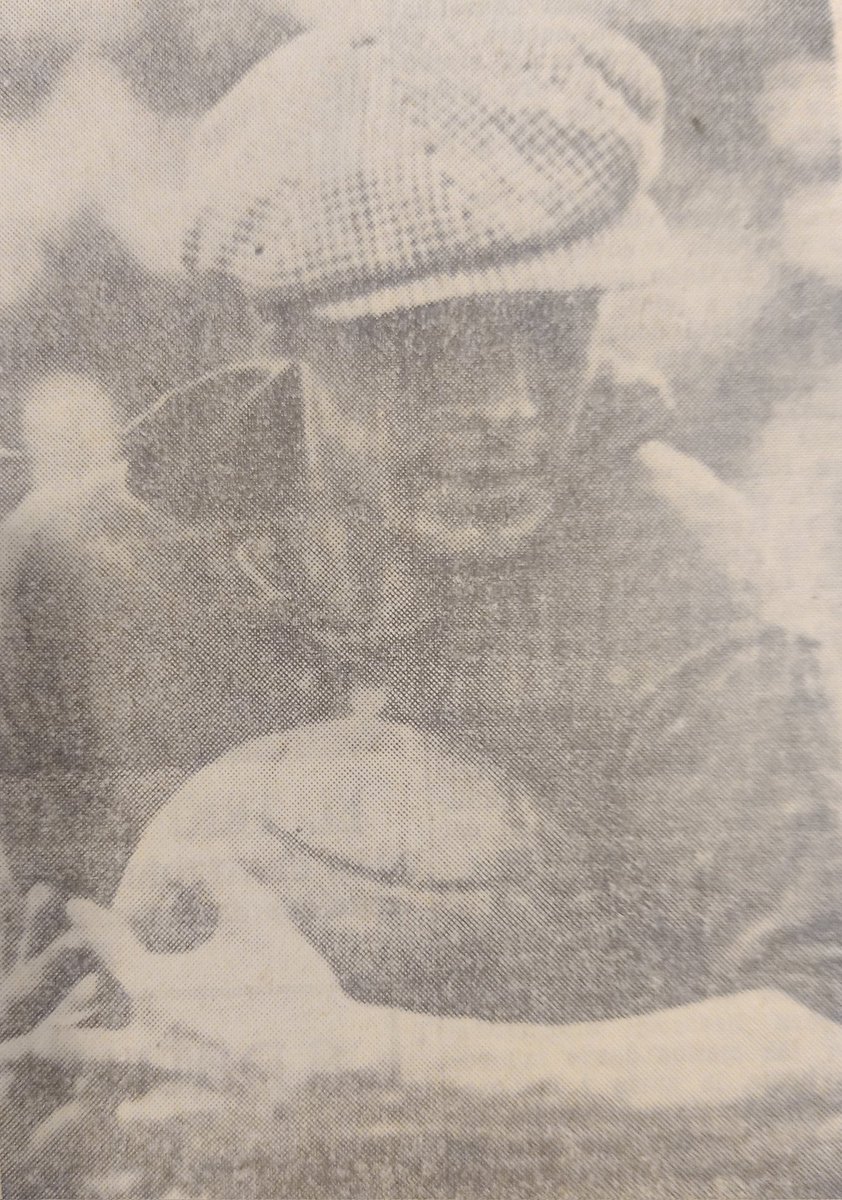 carlosaira11's tweet photo. El Pez Volador. El Rosarino Juan Elías Yustrich fue uno de los mejores arqueros de su época, la década del 30 del siglo pasado. Surgió en Provincial, fue figura en Boca y el paso final de su carrera fue en Gimnasia (foto) y Lanús. https://t.co/usnK7ABFbq