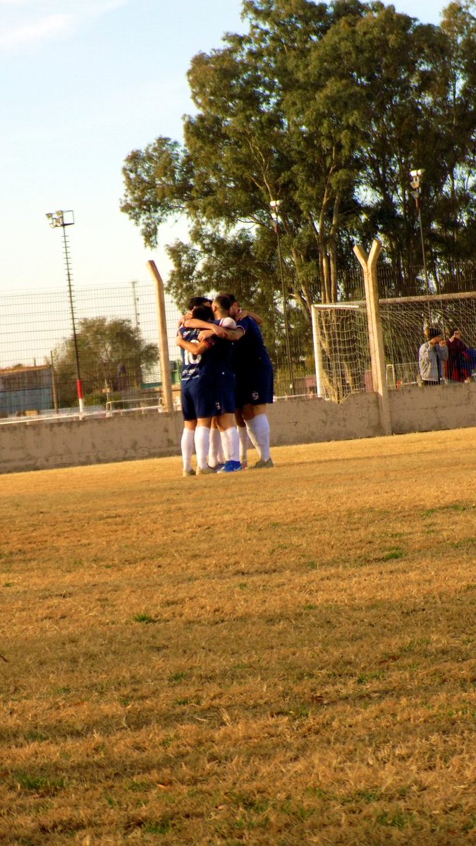 BragadoClubOK's tweet photo. 🇳🇱El Trico venció muy bien a @salaberryfutbol y se acomoda en el campeonato
⚽ regreso @dardos_10 y anotó los dos goles para pasar al frente. @miqueasandersen abrió el marcado para los dirigidos por Lopez-Martín

@bragadocluboficial 3 vs 1 @salaberryfutbol

Vamos Trico❤ https://t.co/MJqiLL0zg6