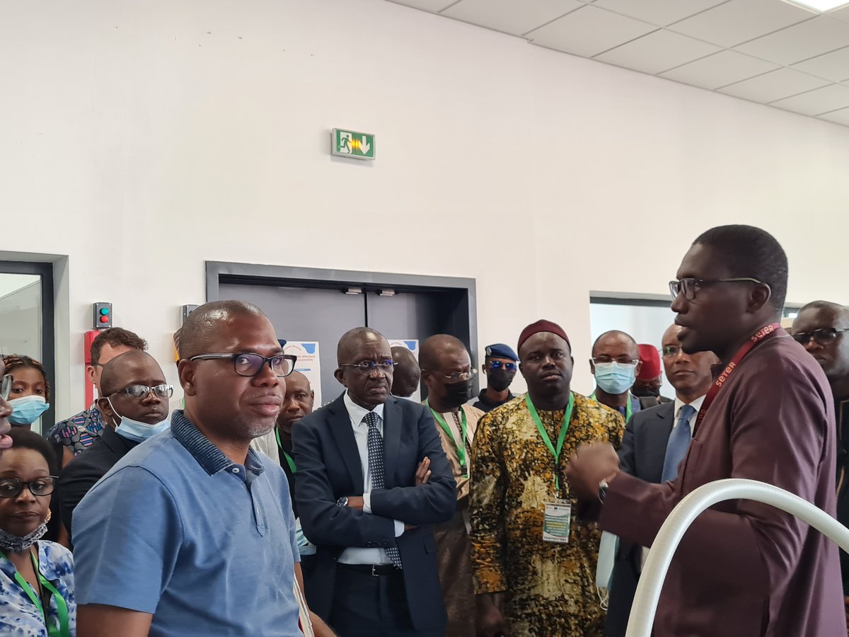 SETER_SN's tweet photo. En visite au Sénégal, la délégation de la CEDEAO a visité les installations du TER. Une opportunité d’apprécier la qualité de cette infrastructure qui a considérablement amélioré la mobilité urbaine au Sénégal depuis sa mise en service. 
#SETER #TER #SENEGAL #infrastructure https://t.co/g7h8mRpUJk