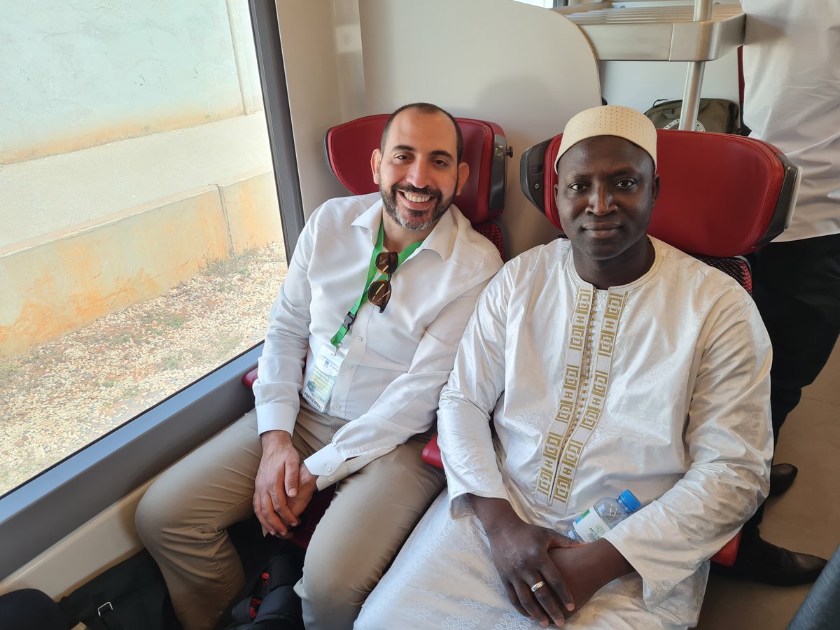 SETER_SN's tweet photo. En visite au Sénégal, la délégation de la CEDEAO a visité les installations du TER. Une opportunité d’apprécier la qualité de cette infrastructure qui a considérablement amélioré la mobilité urbaine au Sénégal depuis sa mise en service. 
#SETER #TER #SENEGAL #infrastructure https://t.co/g7h8mRpUJk