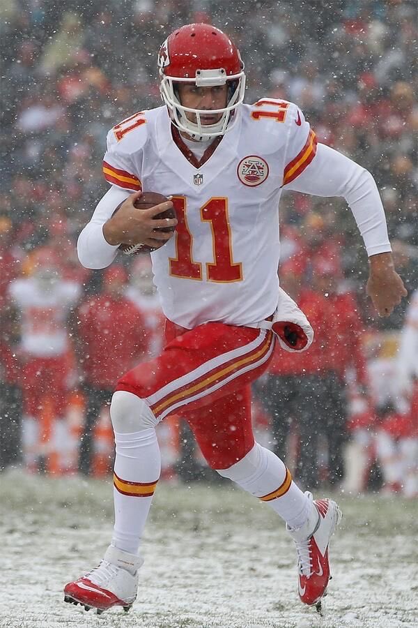 Vintage_Chiefs's tweet photo. Alex Smith making plays by any means necessary #ChiefsKingdom https://t.co/LESz98u05R