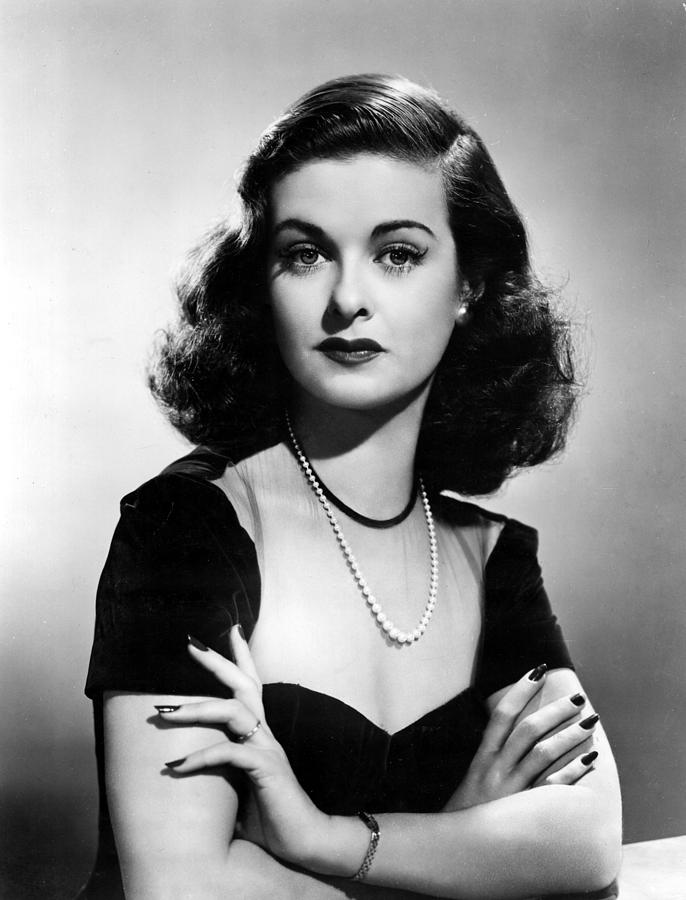 IziaFrank's tweet photo. @TheSilvrscreen #JoanBennett by Everett #BarbaraStanwick by Everett #LaurenBacall #GeneTierney https://t.co/8fMzmrGE7f