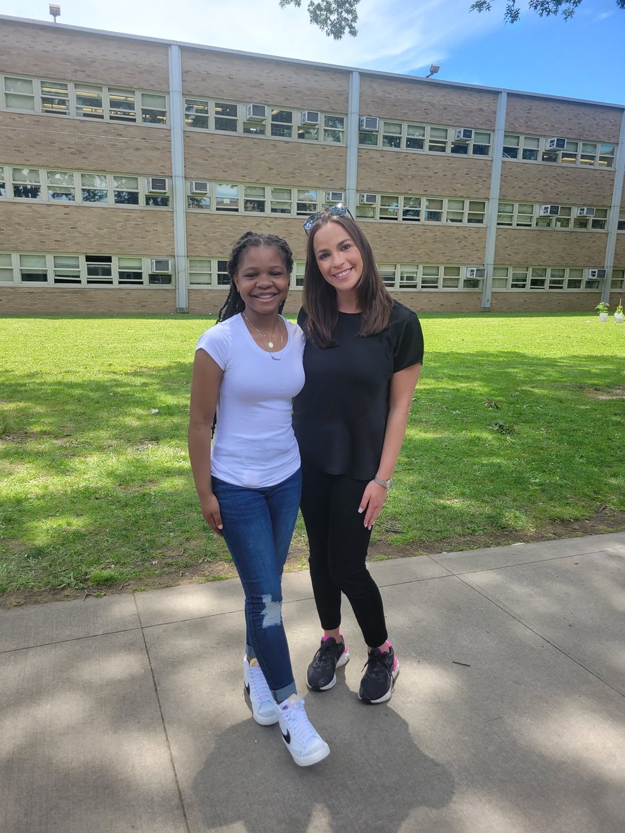 LICHSMsLewis's tweet photo. So proud of my #RestorativePractices mentees for all they have accomplished! Honored to serve as #RestorativePractices Coordinator @flhsnyc alongside such a wonderful team and to be a Mentor to these amazing students #restorativecircles #schoolculture #schoolcommunity #flhsnyc https://t.co/tcWOBvxCt2