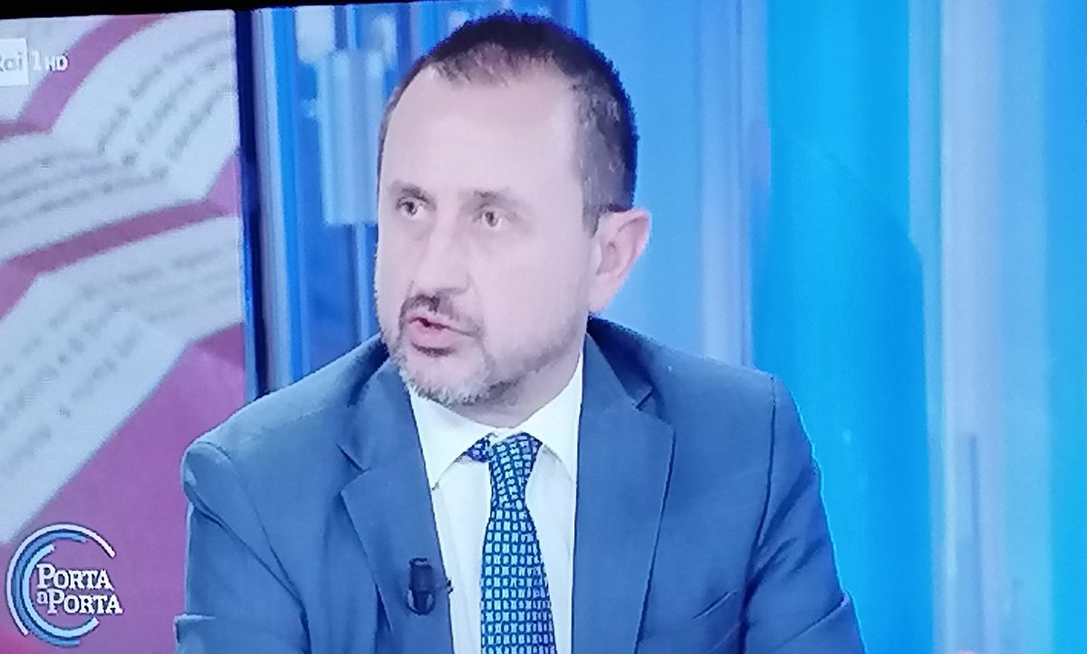 #REFERENDUMGIUSTIZIA #NoQuorum il Panariello di Rignano, quando ci sono da fare figure di merda in TV, manda sempre lui. #portaaporta
