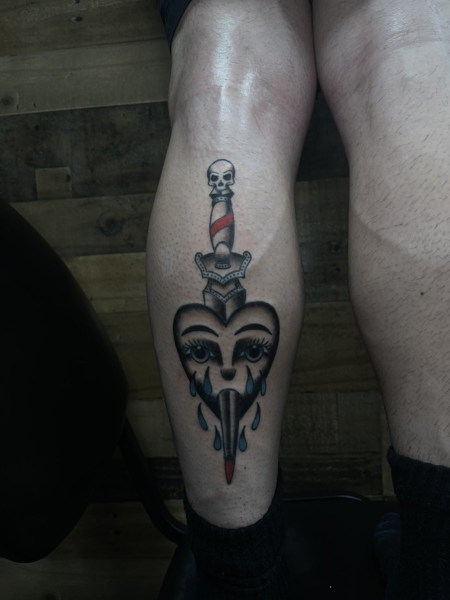 __exoz's tweet photo. 🤤                                     @DelanoTattoos https://t.co/fv6pd4A0ka