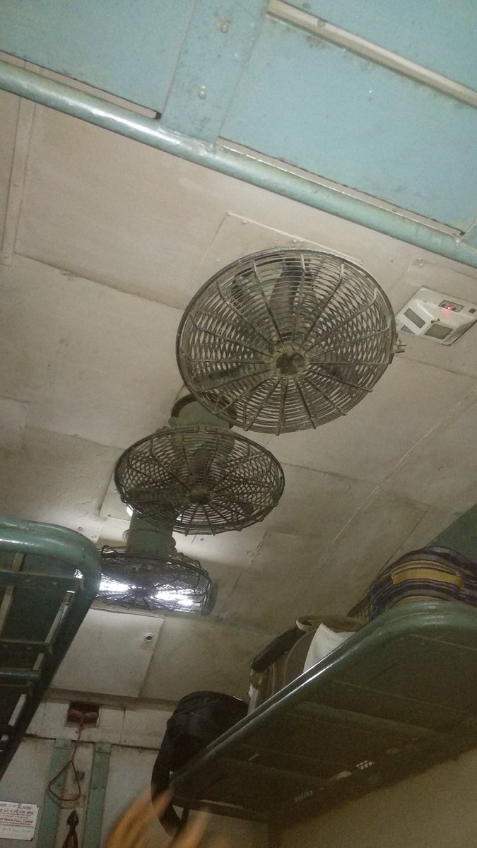sad_boy_kaif's tweet image. Lucknow to kathgodam
Express train
👇
Puri bogi mai fan nhi chl rhe hai
Itni garmi mai saare fan kharaab hai
😫😫😫😫
#indianrailway
#bareillyrailway
@Indianrailway18
@IndianRailUsers
@indianrailway__
#solveproblem