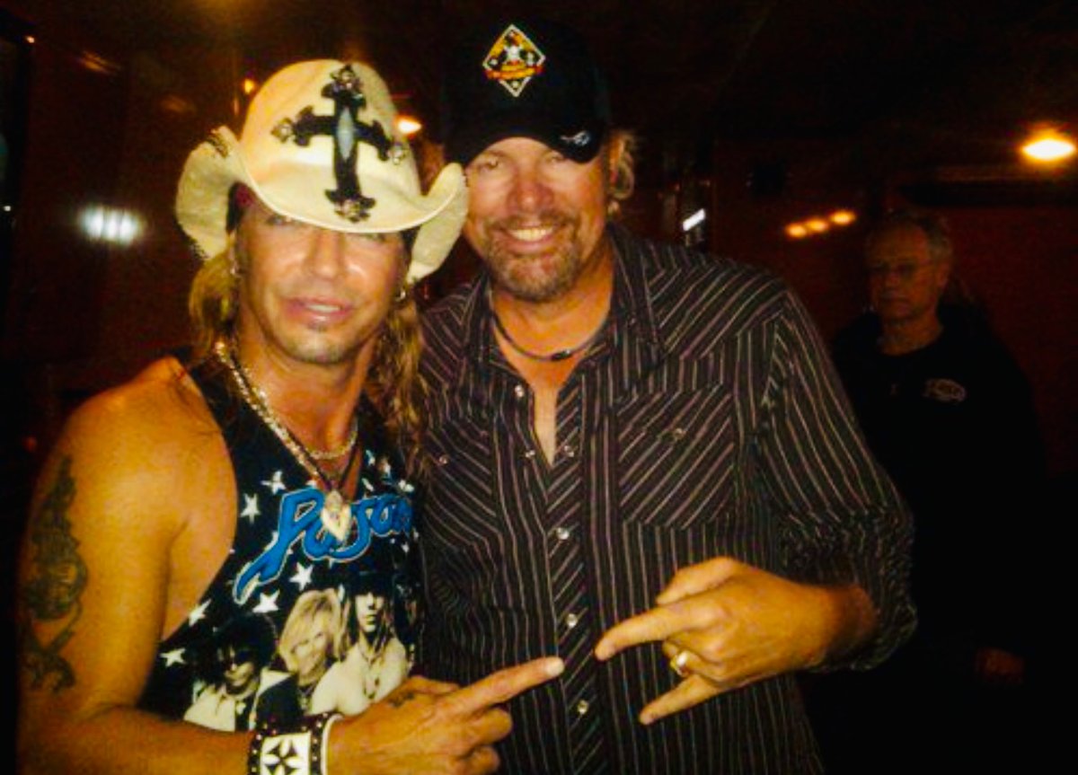 bretmichaels's tweet photo. .@tobykeith my heart, soul &amp; prayers are always with you &amp; your family. My friend keep your incredible warrior spirit. https://t.co/6jcGdFpORK