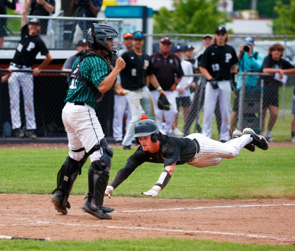 BASEBALL SEMISTATE RECAP: Penn 4, Zionsville 2. Kingsmen advance to state !!!!!

Zach Hoskins with a gutty dive to home plate to give the Kingsmen a two-run lead. Cameron Dombrowski with the RBI single.

Kingsmen 4-2 in the 6th inning.