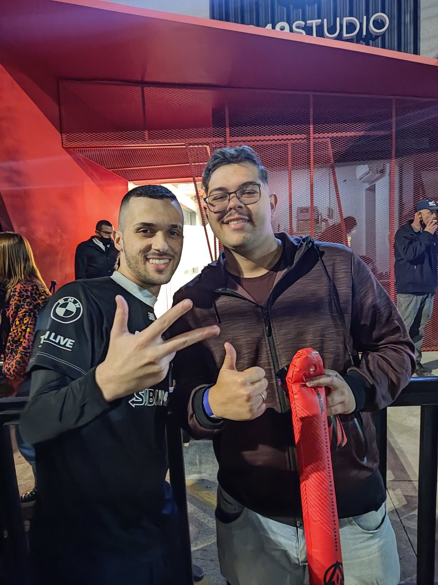 ElPorcoloko's tweet photo. Tá bom quase zerei minha vida no lolzinho 
@mylonzete O Fordo mais Brabo 🏋️‍♀️
@dynquedo1 Mid mais chavoso 😎
@robolol1 É o ROBs 🤖
@dudstheboy DUDÃO é o TERROR 🎵

#CBLOL2022 #CBLOL #RiotGames #GOpaiN #GOKABUM #goLOUD #fordo https://t.co/QSdszSPH5I