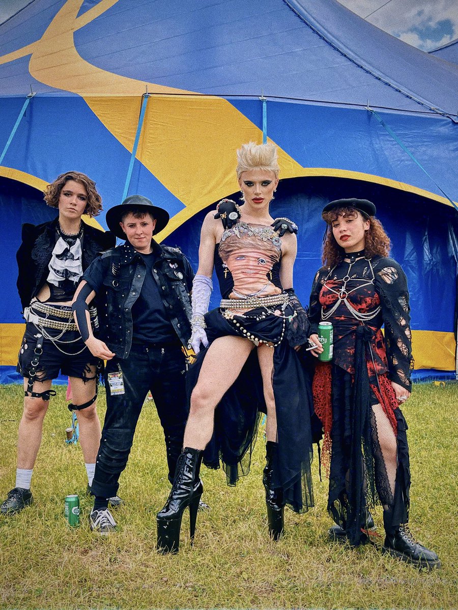 biminibabes's tweet photo. Oi oi my band are fit and bloody talented https://t.co/5zm10UKJ2H