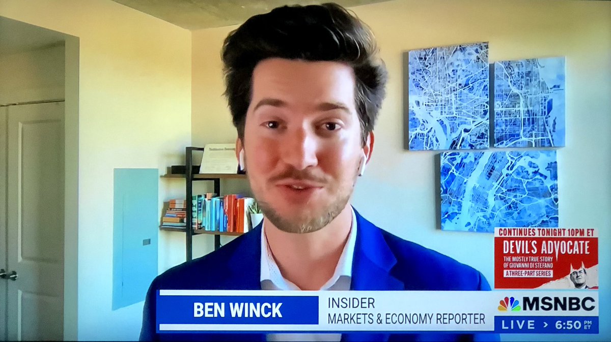 ratemyskyperoom's tweet photo. Maps are art x three. Is that your junction box? Watch drift towards color coding of books. No. We don’t rate hair. Don’t ask. 9/10 @BenWinck https://t.co/ro9ZPTrHeh