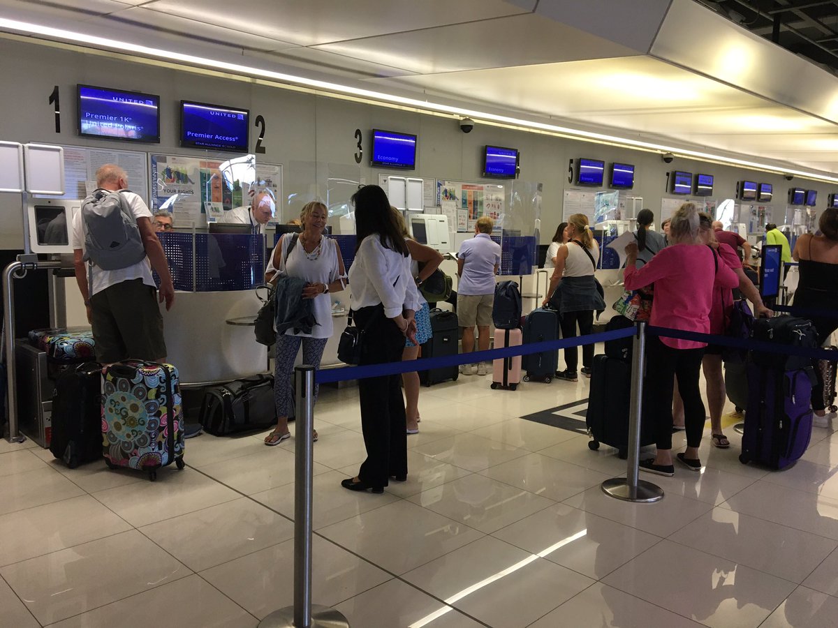 IvaLesnik's tweet photo. Supporting our customers and employees is first priority for acting General Manager Monika Derdas who manages the operation at one of the most exciting seasonal UA destinations - Dubrovnik. @weareunited @DJKinzelman @UA_MarkClays @AndreaNPunited @MonikaDENCO https://t.co/DXWyvvanTw