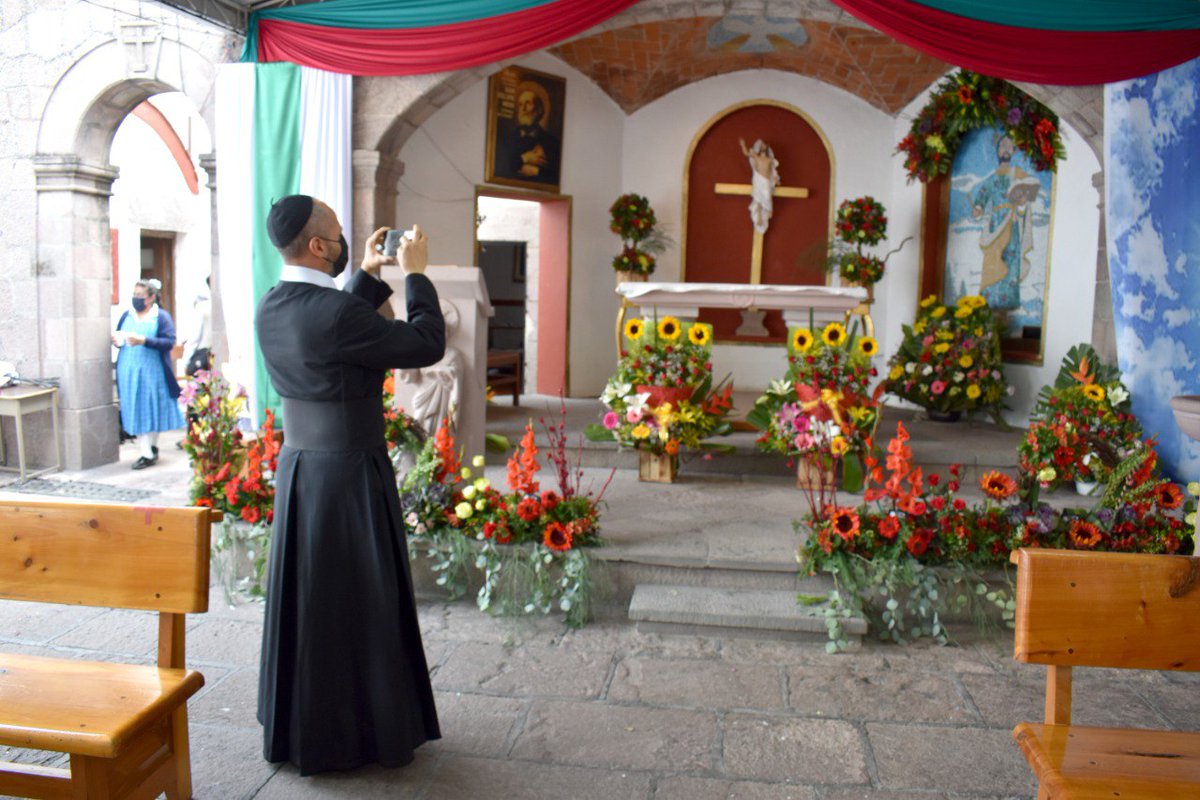 ALaMagdalenaC's tweet photo. Muchas gracias a la Familia De la Rosa y a nuestros vecinos por preservar año con año nuestras tradiciones!! 

#TradicionesContrerenses
#ExploraContreras https://t.co/WHObo9mwvo
