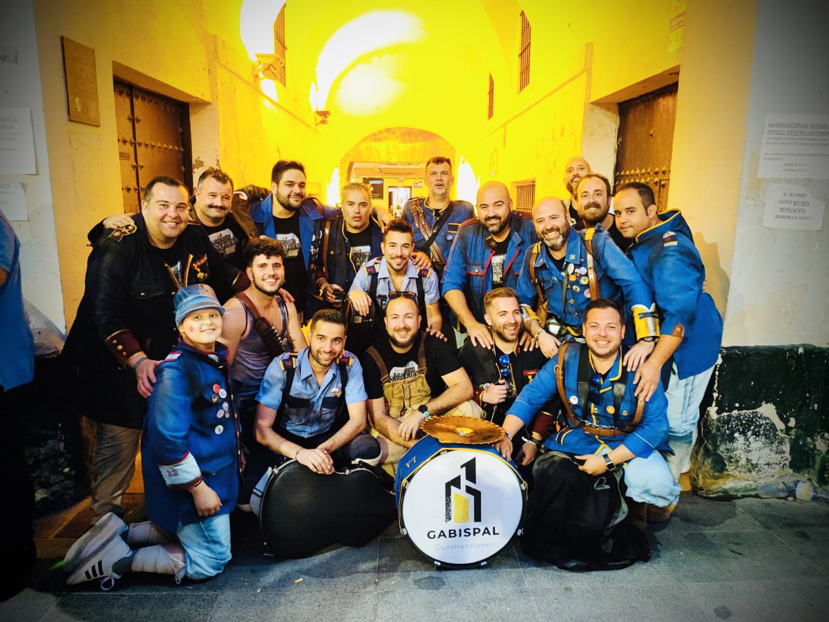 Aquí termina un carnaval atípico y un poco agridulce, pero que la calle se ha encargado de hacerlo maravilloso 😍😍😍 gracias a todos/as por vuestras palabras y muestras de cariño.

Ya solo queda esperar a… ¿2023? 😉
#LaDivisionExtranjera 
#LaComparsadeTocina