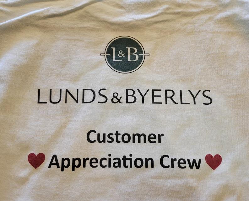 BloomBigFrog's tweet photo. Do you have an event you want to commemorate?  Maybe a rockin' staff to say thanks to?   We can help with that!  Whether it's a custom tee or something else, we have some great ideas!  #appreciation #shopsmall #bigfrogbloomington #shoplocal #staffappreciation https://t.co/nFoJVlPlB1
