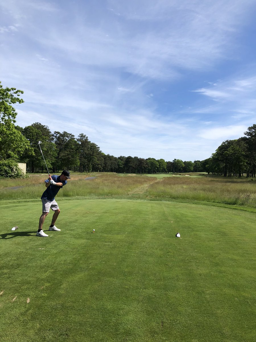 MikeBagarella's tweet photo. fun Cape weekend. Round of golf. mudslides on the beach.  Sunday oysters and ice cream.  Quintessential summer fun @Dmayo4 @TrevorTWhelan @Chris_Sullivan3 https://t.co/sbiBzNk2Qp