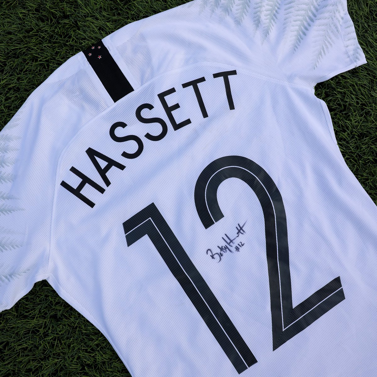 New auction items ❤️ 

All proceeds go towards distributing beat it packs to cancer patients in need. Find out more and bid now 💙 beatitbystotty.com/auction