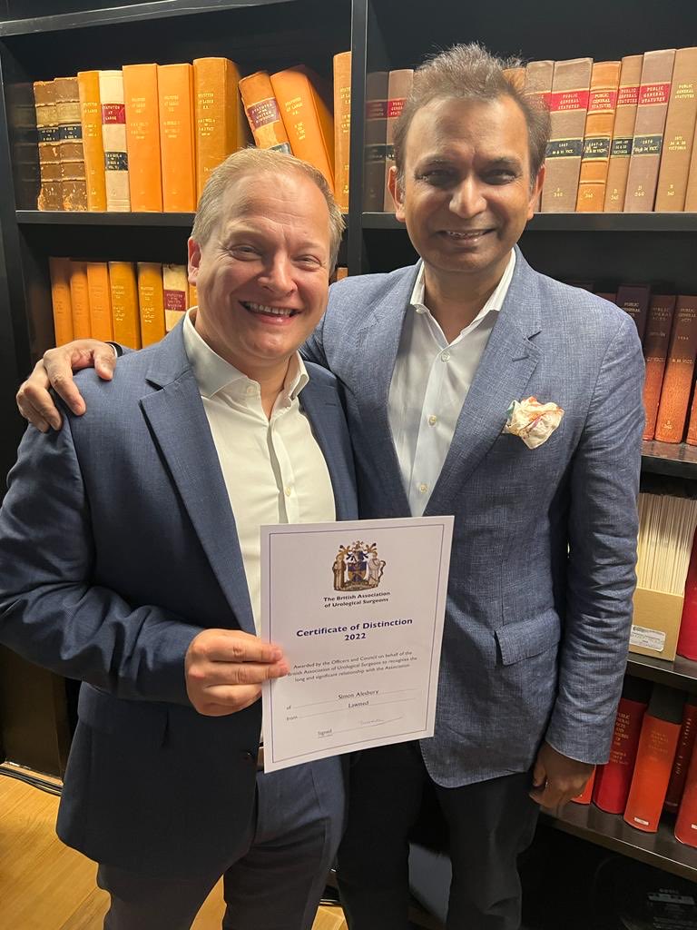 Celebrating ⁦<a href="/simonalesbury/">Simon Alesbury</a>⁩ and his 20-year career! Congratulations on receiving the ⁦<a href="/BAUSurology/">BAUS</a>⁩ certificate of distinction
Who knew that the #airseal device ⁦<a href="/Lawmed_Ltd/">Lawmed Ltd</a>⁩ would allow us to perform low pressure #robotic surgery during the pandemic and beyond