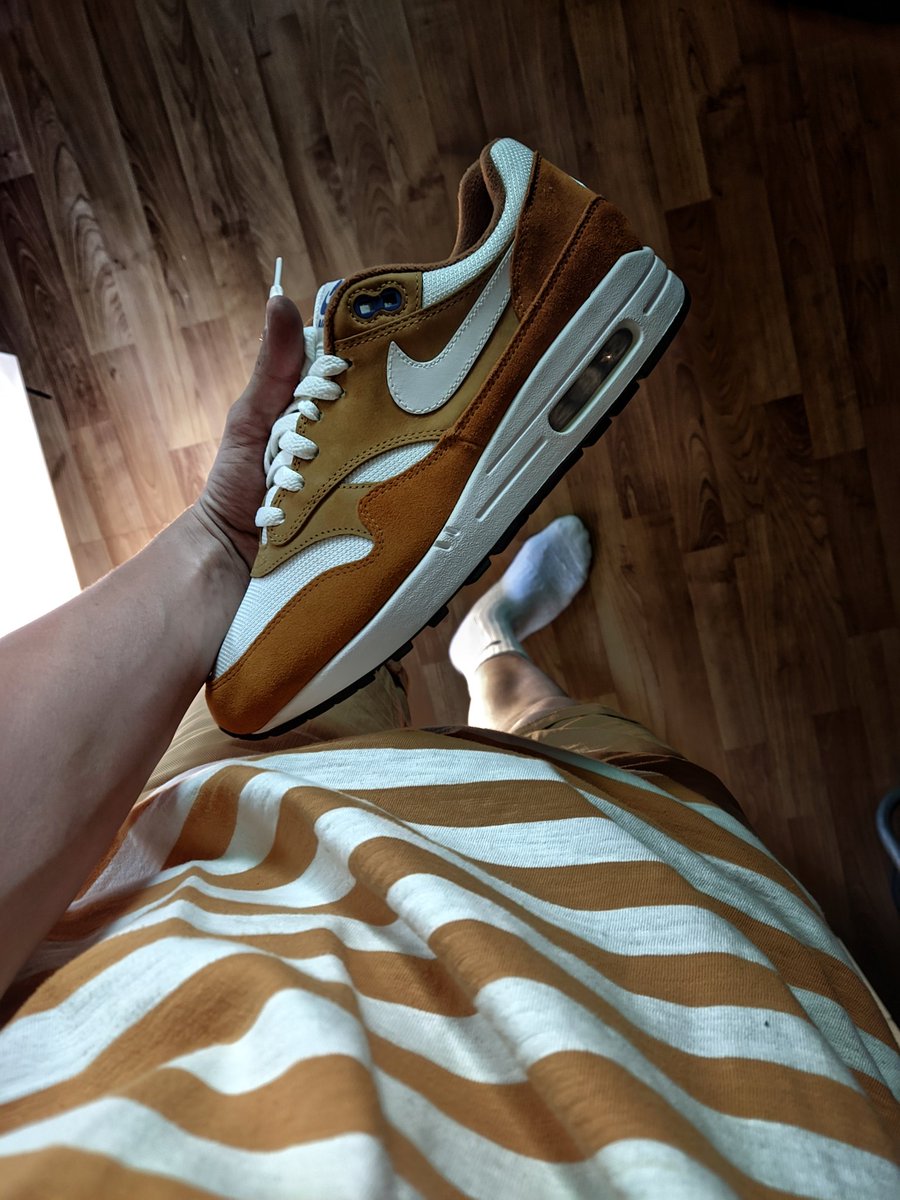 Alexrilo99's tweet photo. 🧡🤍Air Max 1 Curry🤍🧡 https://t.co/i0ml6UHCIW