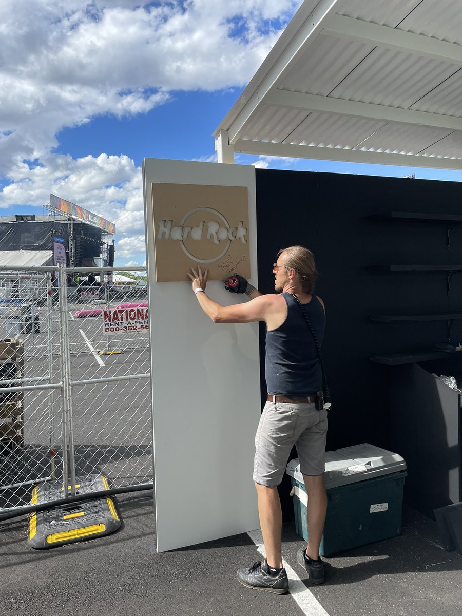 nydacinc's tweet photo. @HardRock  bar we built at @GovBallNYC #dowhatyoulove https://t.co/UhOEAqVhXC
