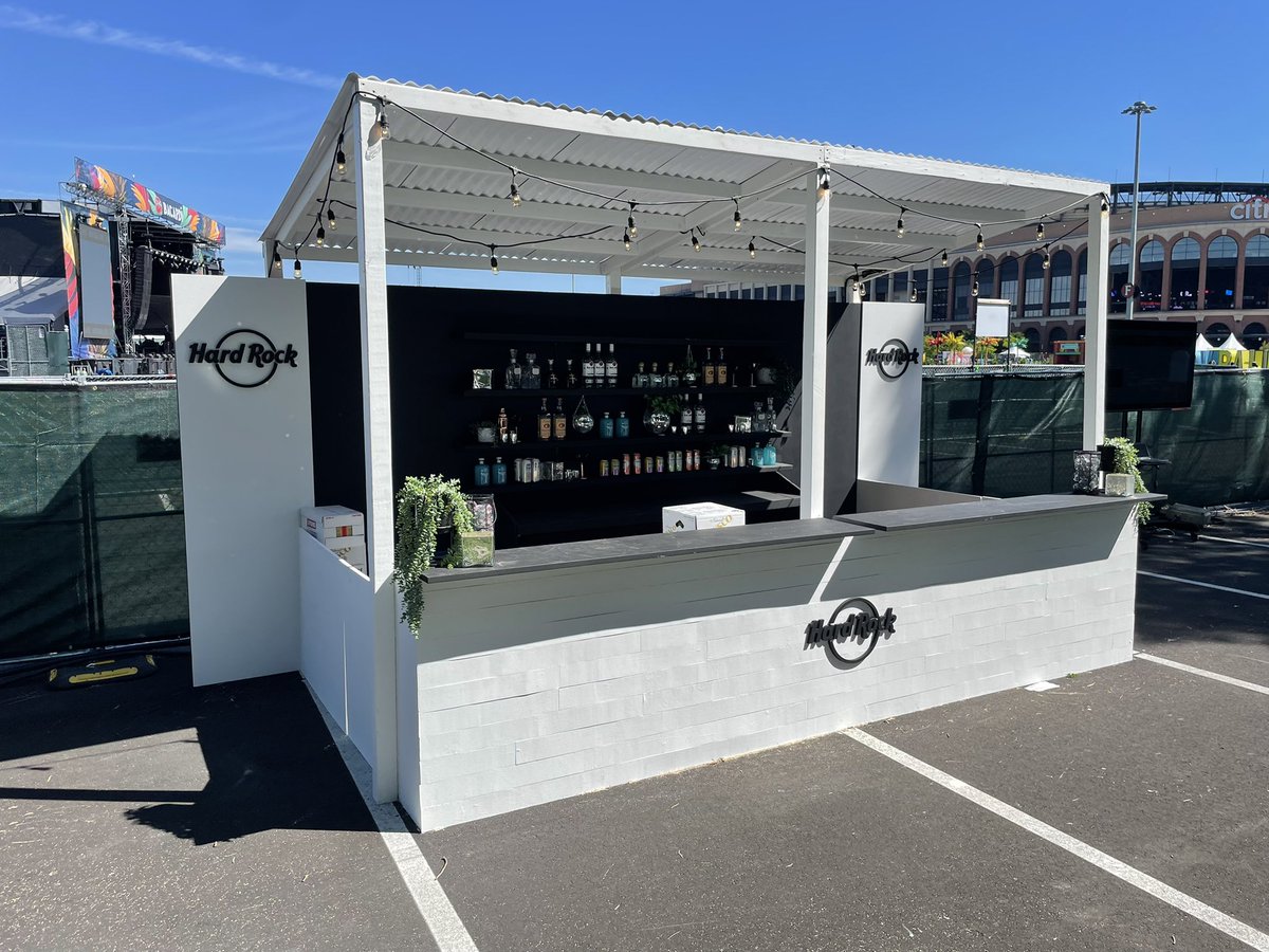 nydacinc's tweet photo. @HardRock  bar we built at @GovBallNYC #dowhatyoulove https://t.co/UhOEAqVhXC