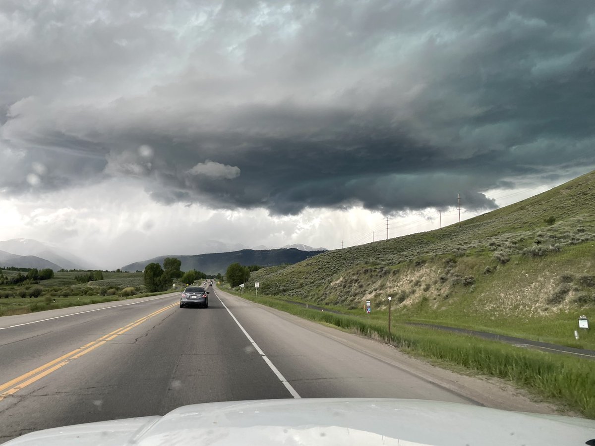 AlanSmithWx's tweet photo. @NWSRiverton the Teton County storm from 4:20pm, take from Hwy 22 b/t Jackson &amp; Wilson https://t.co/3uElSxPPYP