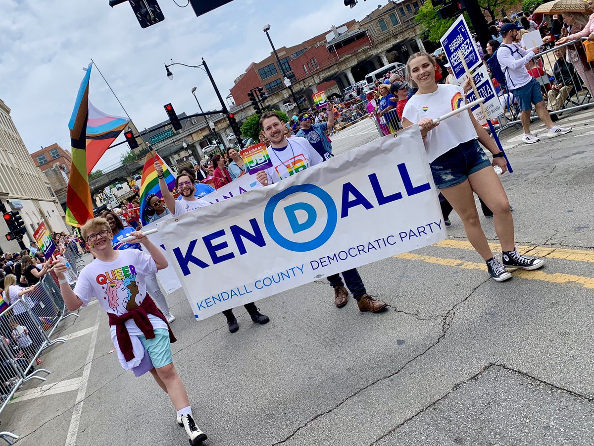 KCDemocrats's tweet photo. We’re thrilled we could celebrate Pride Month with our Kendall County Dems &amp; Young Dems, the Dems from Aurora Township &amp; Naperville Township, and so many candidates at the 2022 Aurora Pride Parade! 🏳️‍🌈 #LGBTQRightsAreHumanRights #Pride #Vote https://t.co/jOQ3nVGoCD