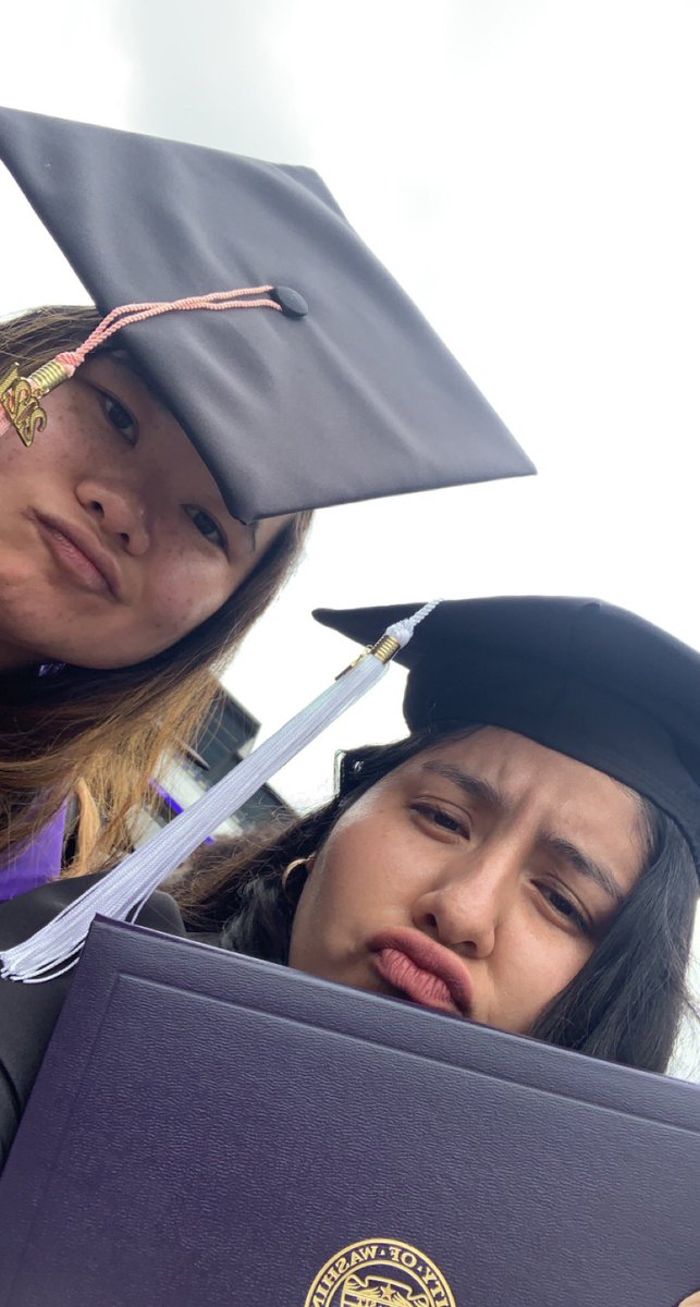 JazlinPerez's tweet photo. #UWGRAD21 https://t.co/eafJfmczl6