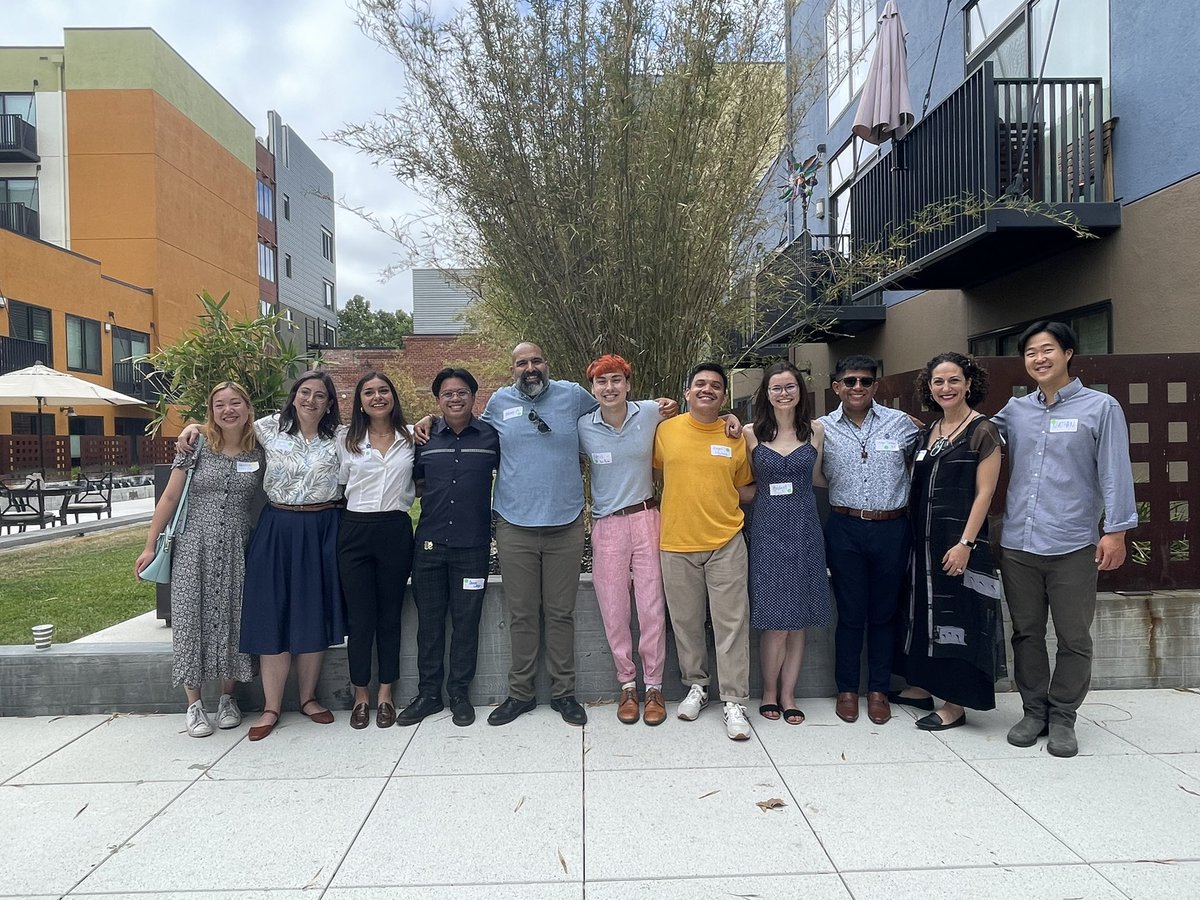 NLC_SV's tweet photo. Congratulations to our #nlcsv 2022 Fellows! 👏✨ Our community is so proud of you + we had a blast at our graduation fundraiser! 🎓 We’re thankful to everyone that has supported and invested in our local changemakers. 🤍💚 https://t.co/awufq3nIPg