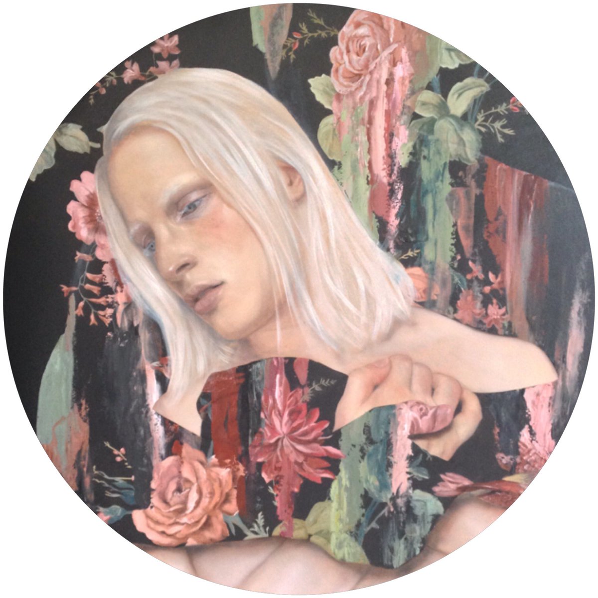 MeredithMarsone's tweet photo. This Diptych lives at the Waikato Museum, Hamilton NZ. The Shadows You Leave Behind, oil on board 600mm tondo x 2. They hang side by side. Together, but apart. https://t.co/zjAv8HQoPi