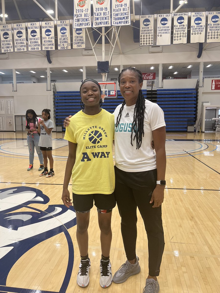 Amanda Eziukwu tweet media