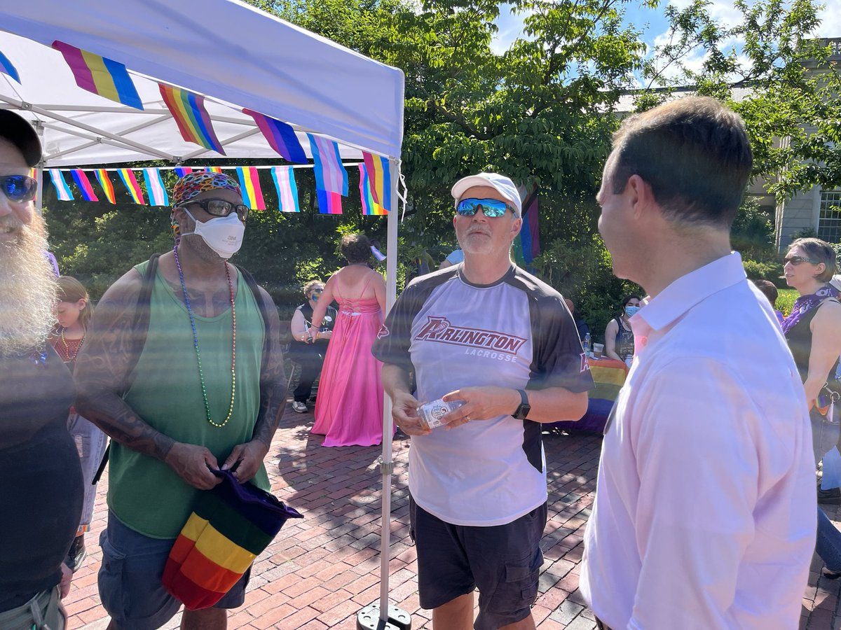 EricLesser's tweet image. Happy Pride, Arlington! @ArlingtonMAlgbt