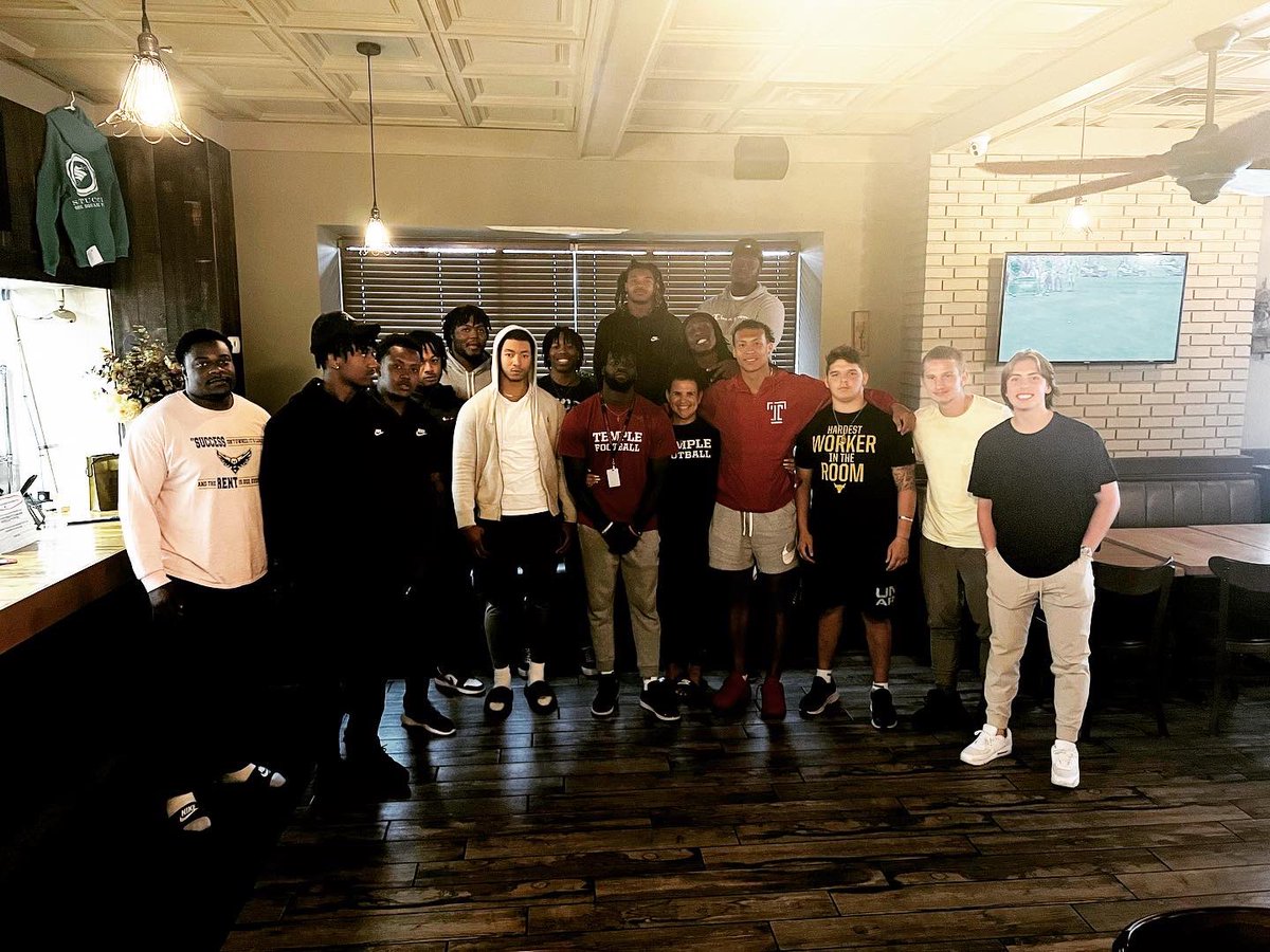 Newcomer dinner 🦉. Family. 

#templetuff