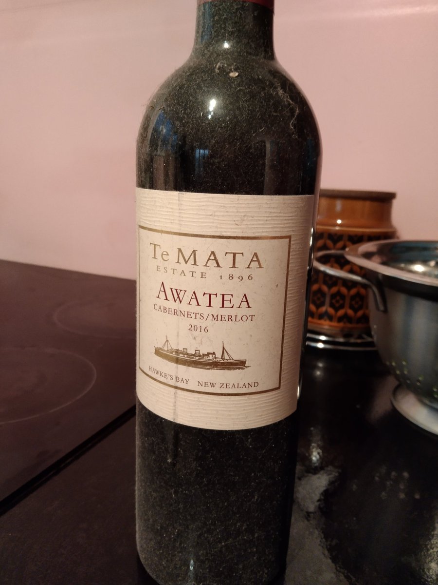 WoodOnWineNZ's tweet photo. Venison in the oven, special birthday wine for Laura. Legit cellar dust. Glorious, berries and leather, lovely touch of age. #TeMata #Awatea https://t.co/EE51vzJnF5