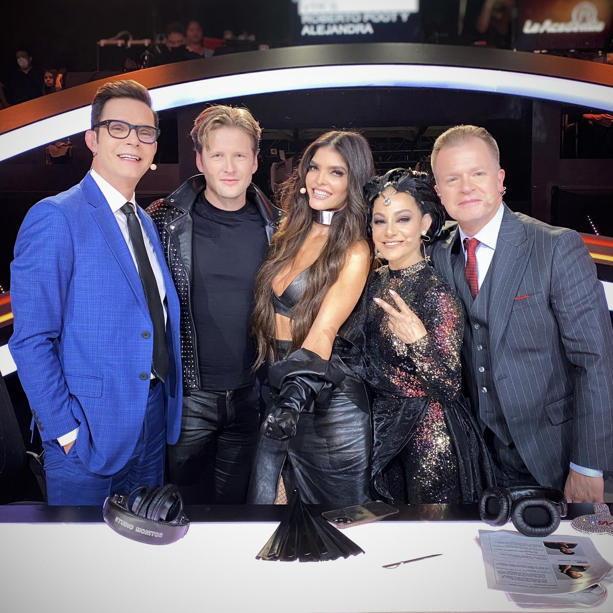 Alexander Acha tweet media