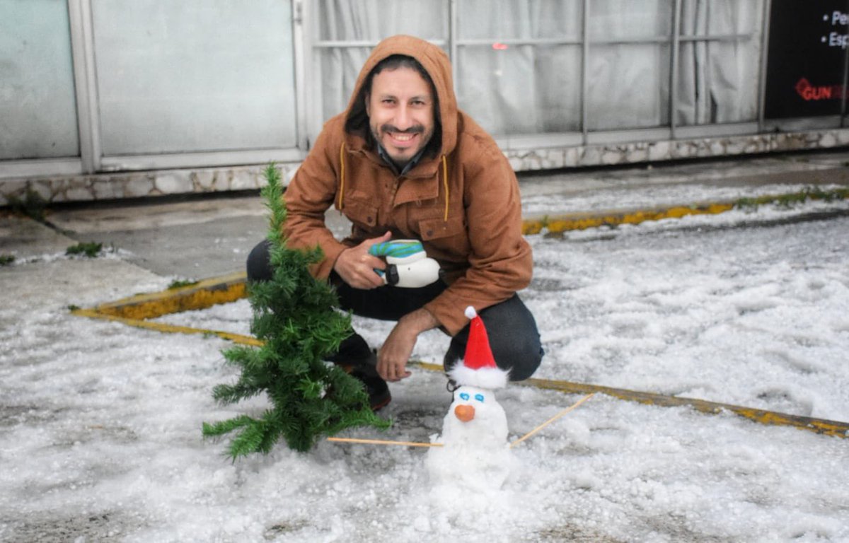 el_decko's tweet photo. Me encanta la navidad en Junio! https://t.co/1bLfUkihAO
