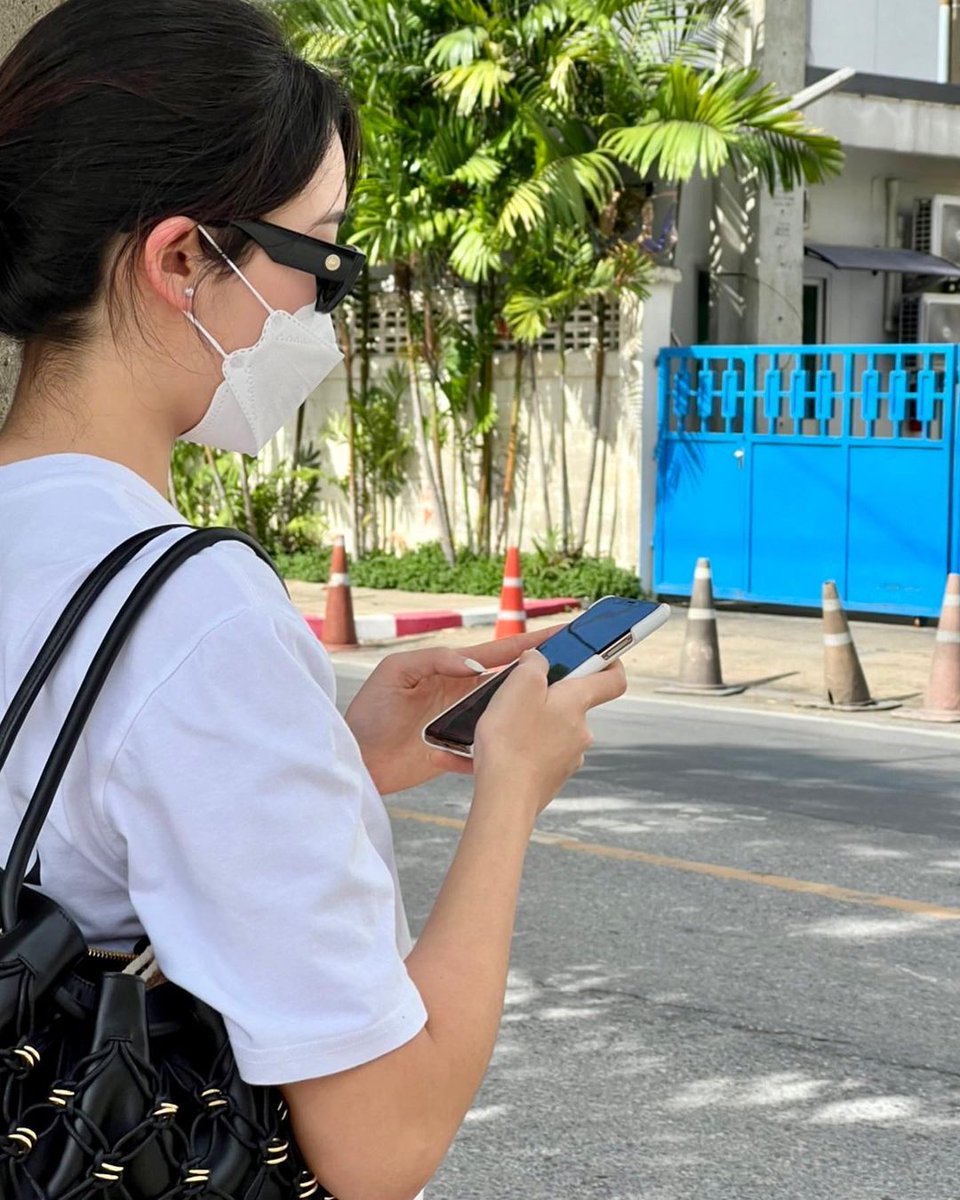 Me, three weeks ago😂 #walkingaround